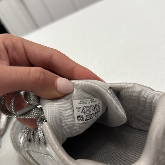 Reebok Kids Classic Metallic Sneakers - Picture 12 of 12